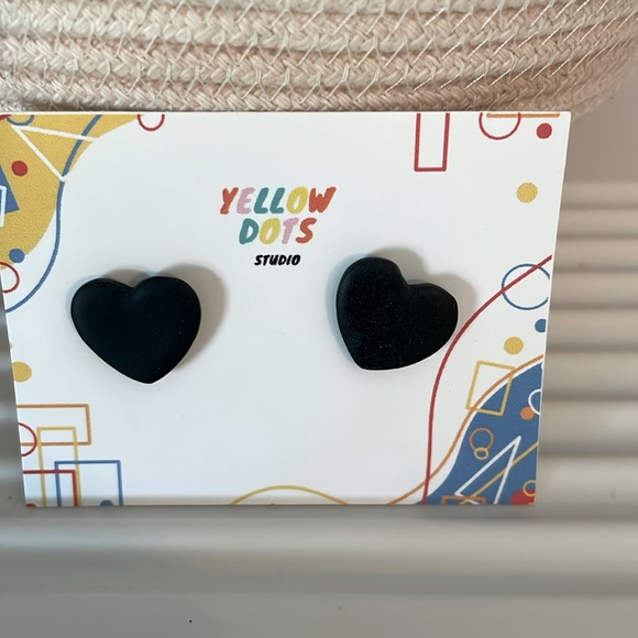 Heart stud earrings - Picture 1 of 4